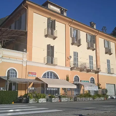 Trattoria Della Cascata Couette-café *