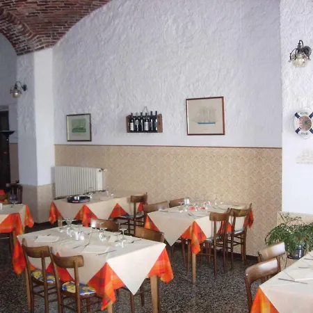 Trattoria Della Cascata Nocleg ze śniadaniem *